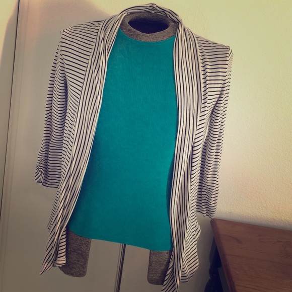 🍀Aqua Fiore Tank top🍀 - Picture 1 of 3